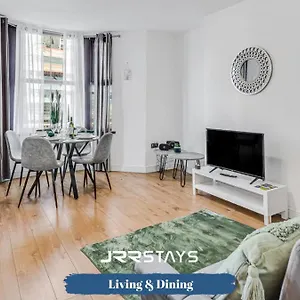 Apartment Stylish 2 Bedroom Sleeps 6 Wi-fi - Jrr Cardiff